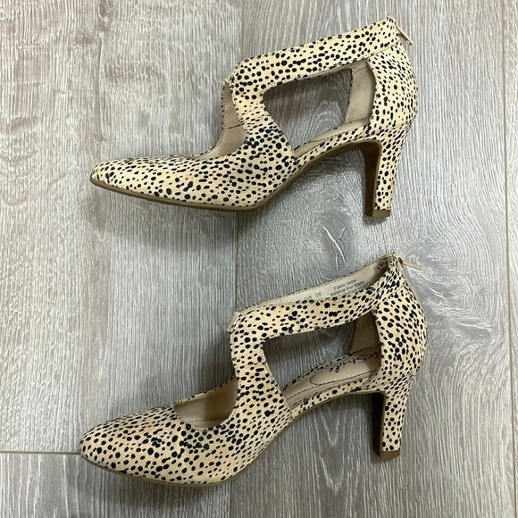 LifeStride Giovanna 2 Cheetah Pumps 7 - Picture 13 of 16